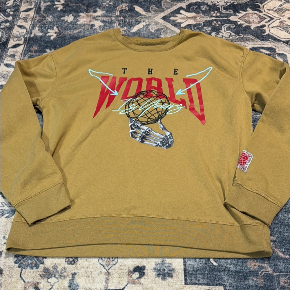The World Graphic Crewneck Sweater - Olive